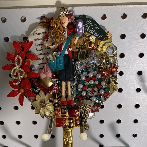 “KISS me it’s Christmas” Nod to Busy Moms Large 5” Hand Mirror $98 - Picture 3 of 5